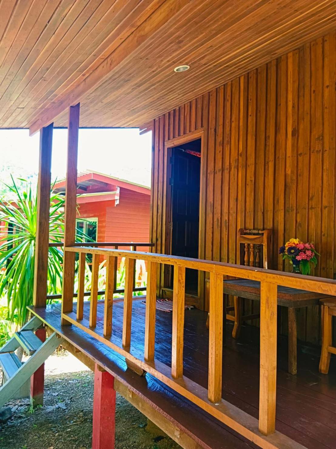 Lanta Maikeaw Bungalow 란타섬 외부 사진