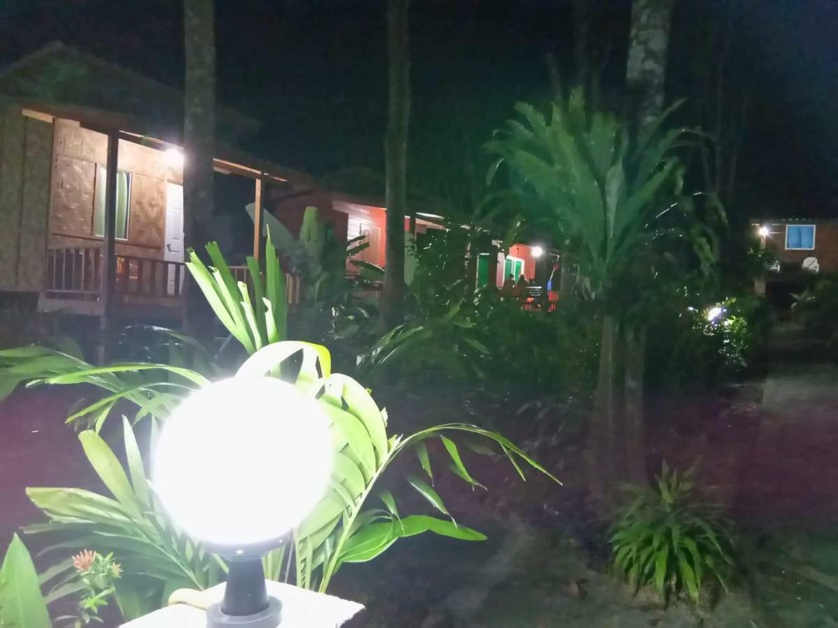 Lanta Maikeaw Bungalow 란타섬 외부 사진