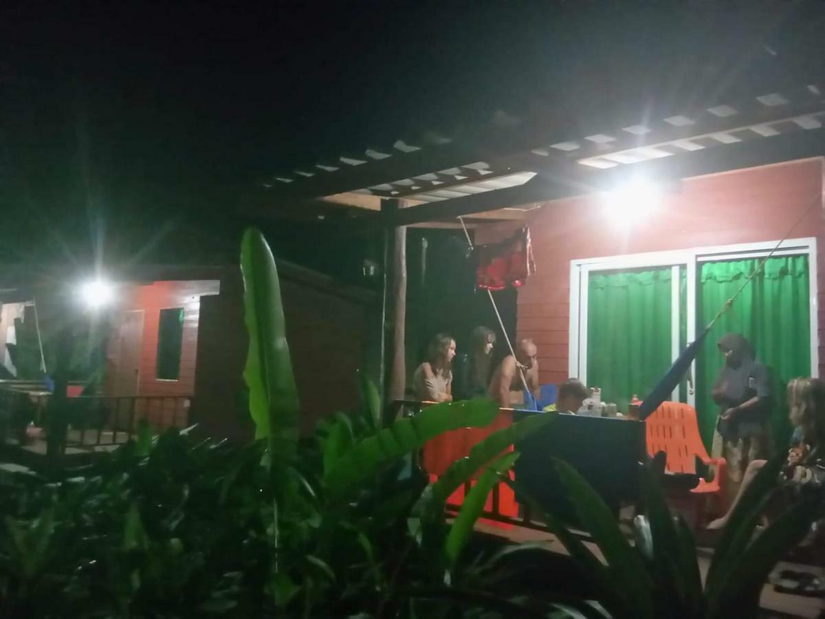 Lanta Maikeaw Bungalow 란타섬 외부 사진